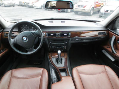 2006 BMW 330  i