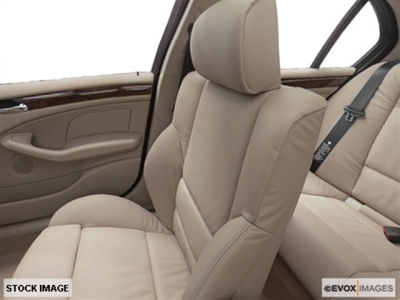 2005 BMW 330  i