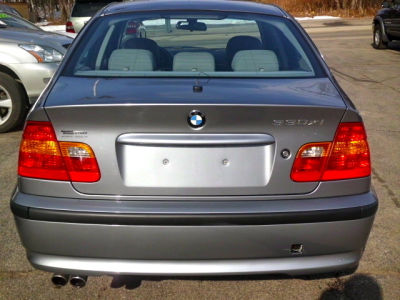 2005 BMW 330  xi