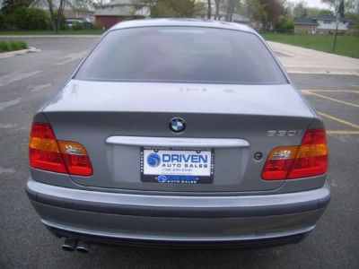 2004 BMW 330 i