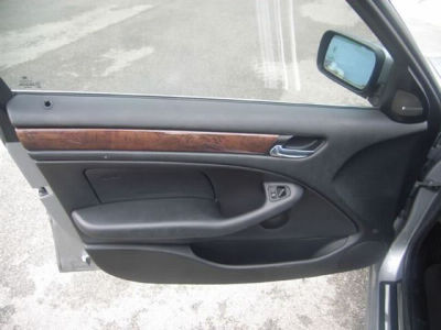 2004 BMW 330 i