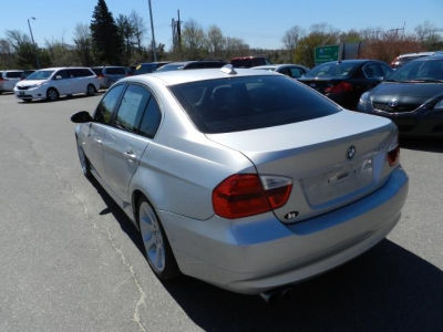 2006 BMW 330  i