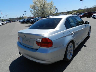 2006 BMW 330  i