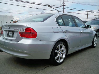 2006 BMW 330  i