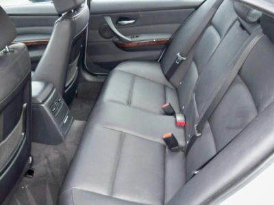 2006 BMW 330  i