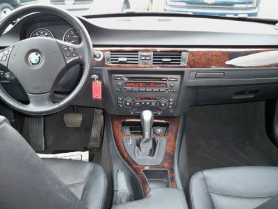 2006 BMW 330  i