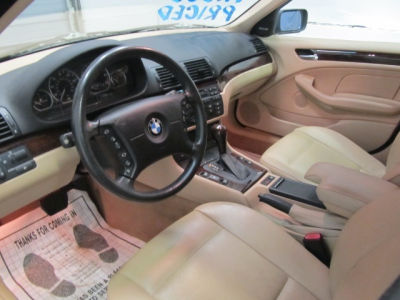 2004 BMW 330  xi
