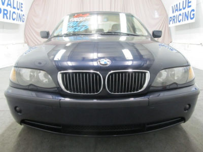 2004 BMW 330  xi