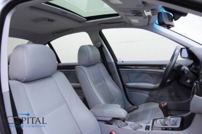 2004 BMW 330  xi