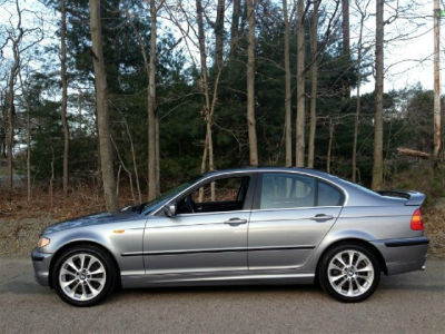 2003 BMW 330  xi
