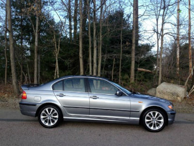 2003 BMW 330  xi
