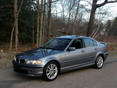 2003 BMW 330  xi