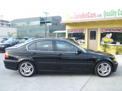 2003 BMW 330  i