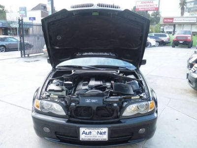 2003 BMW 330  i