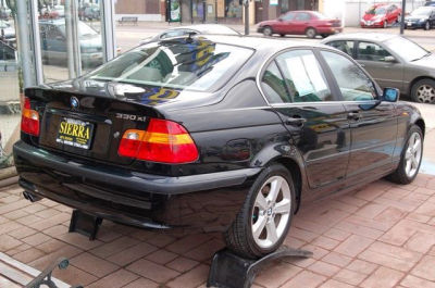 2004 BMW 330  xi