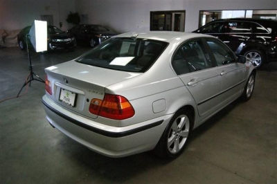 2004 BMW 330  xi