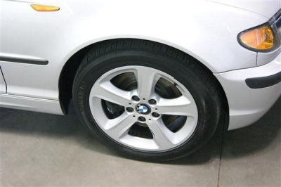 2004 BMW 330  xi