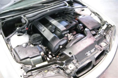 2004 BMW 330  xi