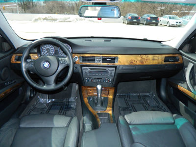 2006 BMW 330  i