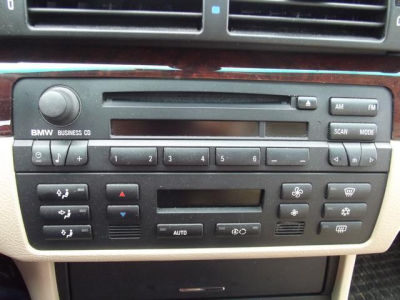 2005 BMW 330  i