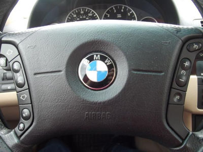 2005 BMW 330  i