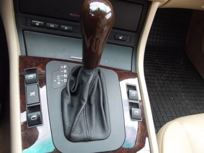 2005 BMW 330  i