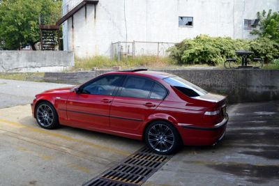 2005 BMW 330  i