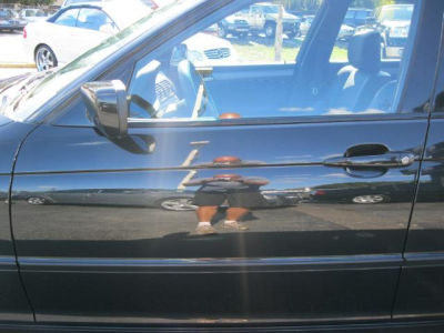 2004 BMW 330  i