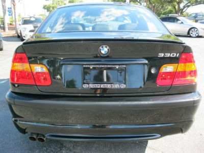 2004 BMW 330  i