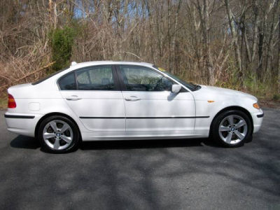 2004 BMW 330  xi