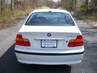 2004 BMW 330  xi