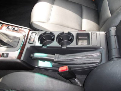 2004 BMW 330  xi