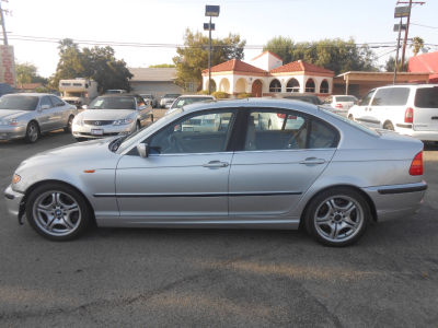 2003 BMW 330  i