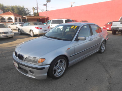 2003 BMW 330  i