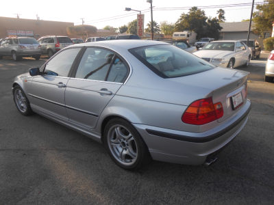 2003 BMW 330  i