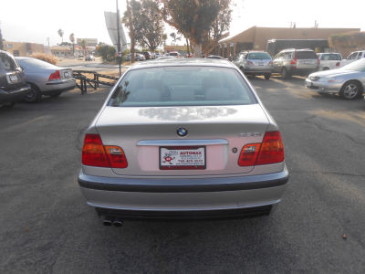 2003 BMW 330  i