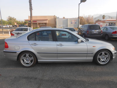 2003 BMW 330  i