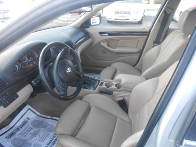 2003 BMW 330  i