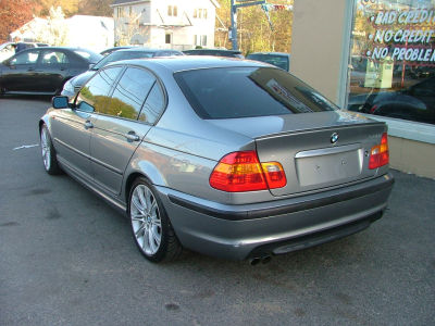 2004 BMW 330 i