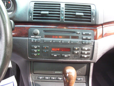 2005 BMW 330  xi