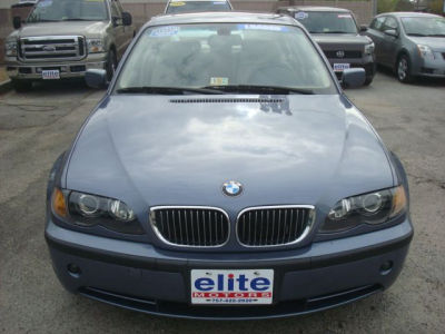 2005 BMW 330  i