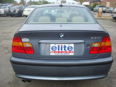 2005 BMW 330  i