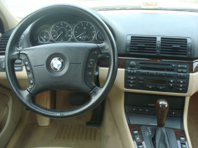 2005 BMW 330  i