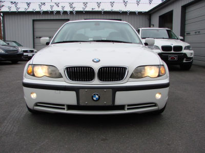 2004 BMW 330  i