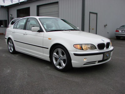 2004 BMW 330  i