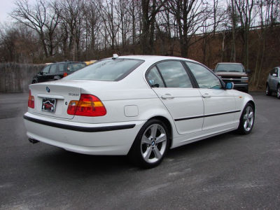2004 BMW 330  i