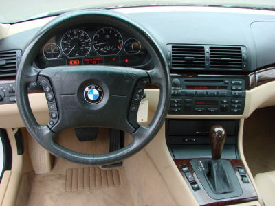 2004 BMW 330  i