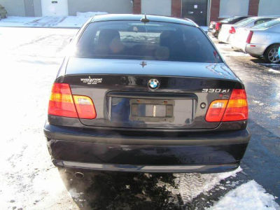 2004 BMW 330  xi