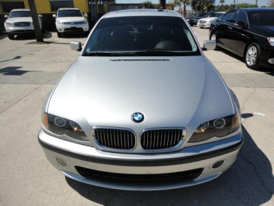 2004 BMW 330  i