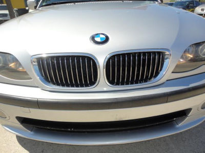 2004 BMW 330  i
